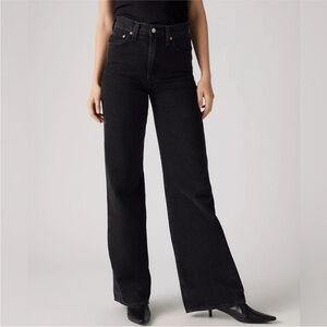 Levi’s ribcage bootcut jeans